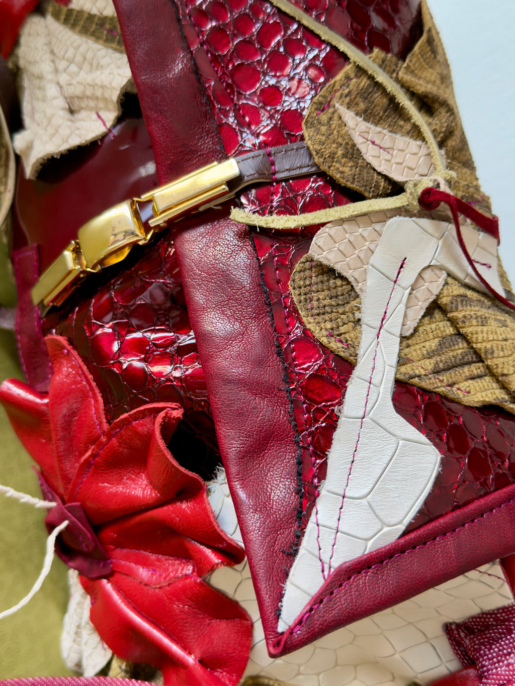 THE POSY BELT 1/4 & double faced scarf with shell brooch